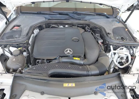 2021 Mercedes-Benz E 350 z USA, uszkodzony, nr VIN W1KZF8DBXMA973442